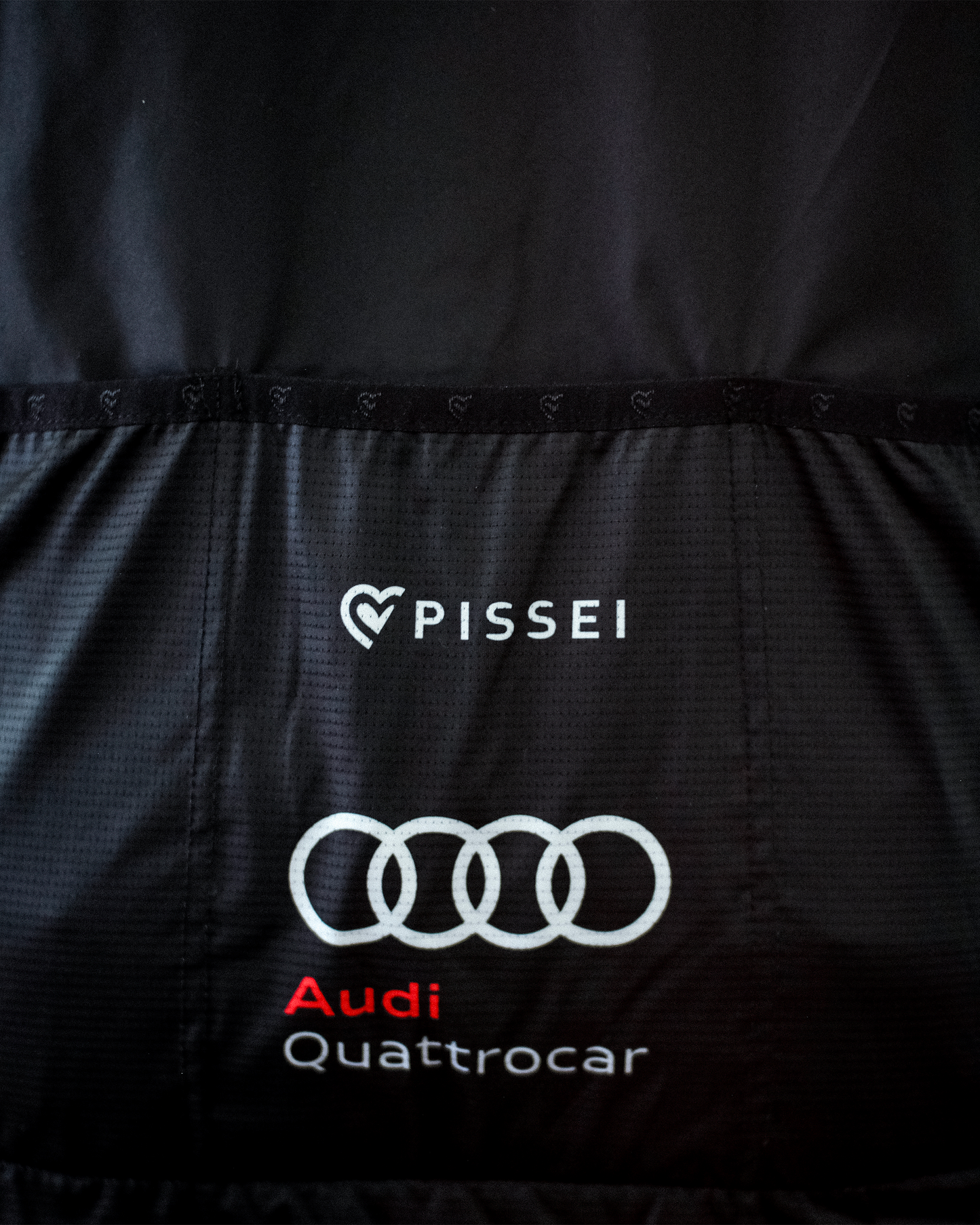 Giacca antivento PISSEI x QUATTROCAR